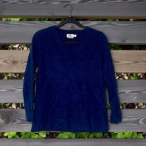 VINEYARD VINES Women’s M Blue Wool Cashmere Blend Sweater